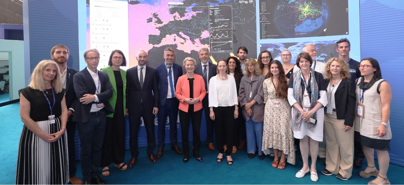 President Ursula von der Leyen visiting the European Digital Ocean Pavilion for a demonstration of the Digital Twin of the Ocean.