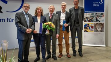 _GEO0151_2025-11-05_Petersenpreis_Gruppenfoto-select-Karina-von-Schuckmann_Sarah-Uphoff